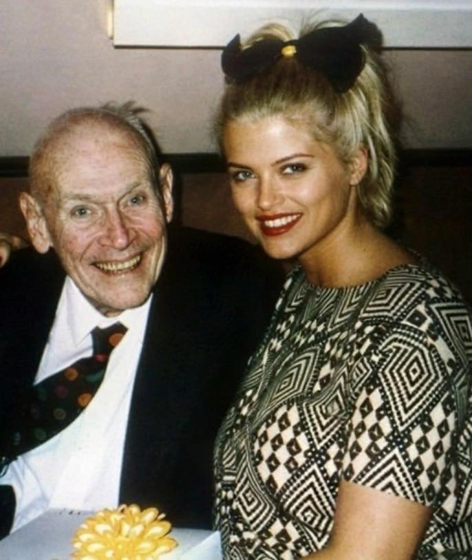 Анна Николь Смит и миллиардер Маршалл — скандальный брак 90-х