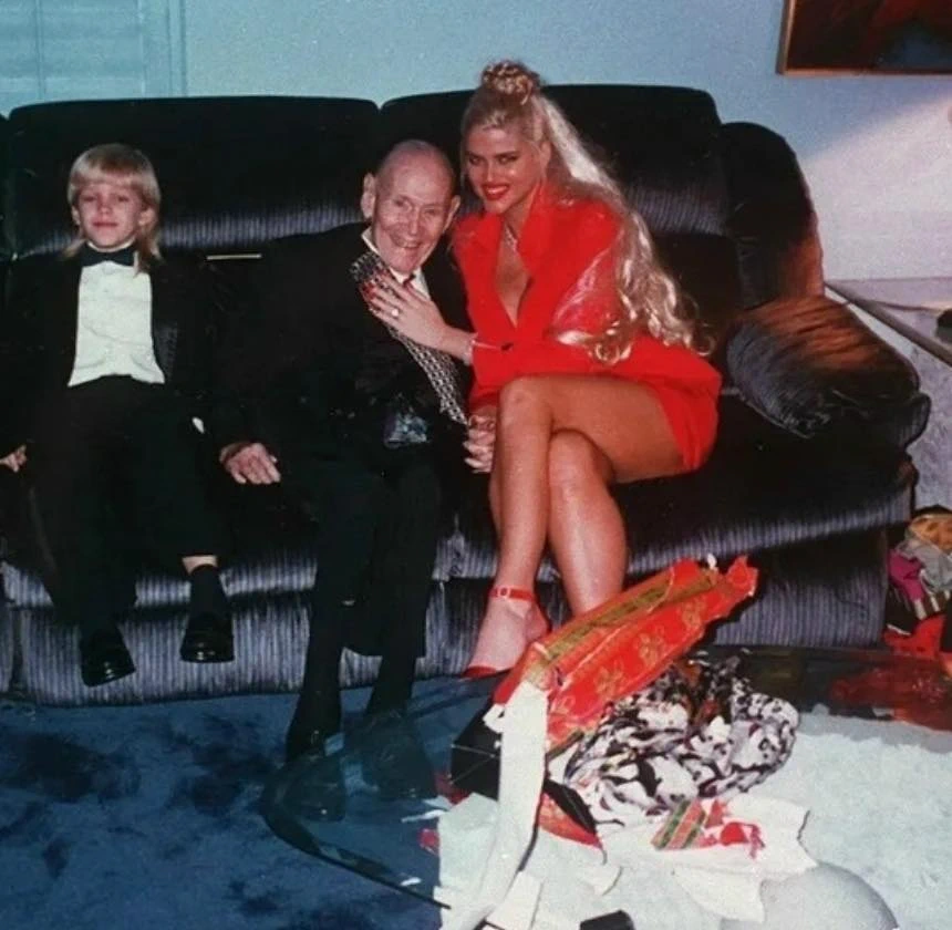 Анна Николь Смит и миллиардер Маршалл — скандальный брак 90-х